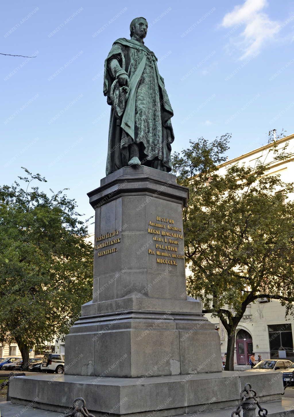 Műalkotás - Budapest - József Nádor szobra
