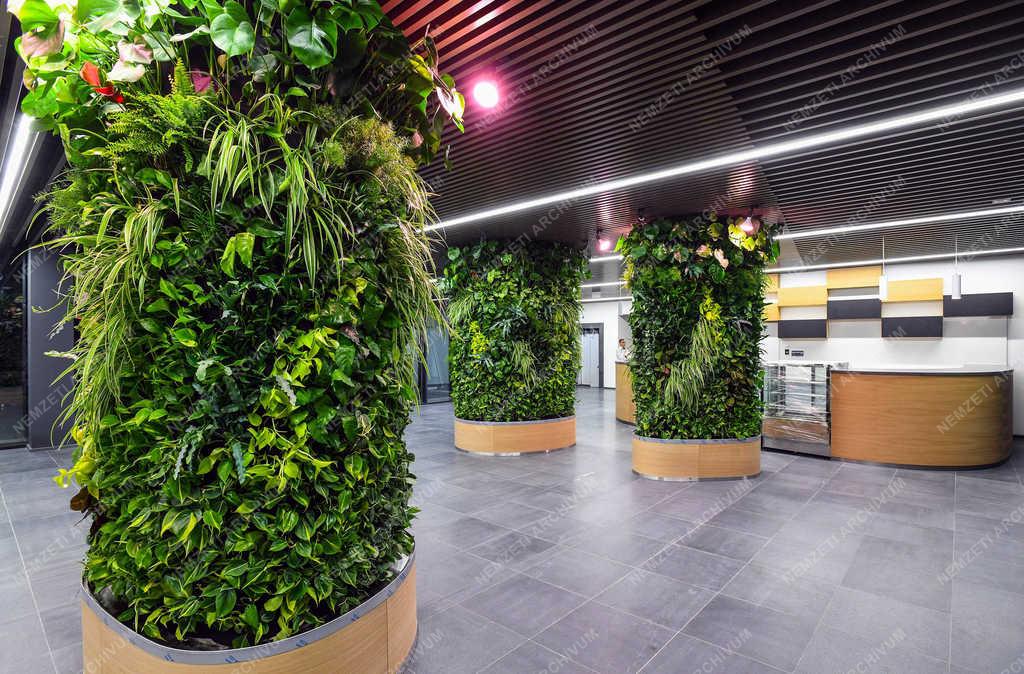 Építőipar - Debrecen - A Forest Offices műszaki átadása 