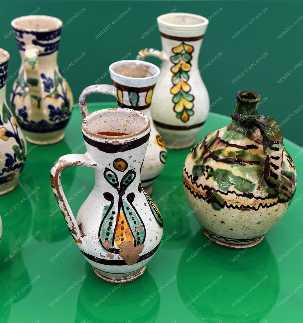 Népművészet - Debrecen - Kerámia kiállítás 