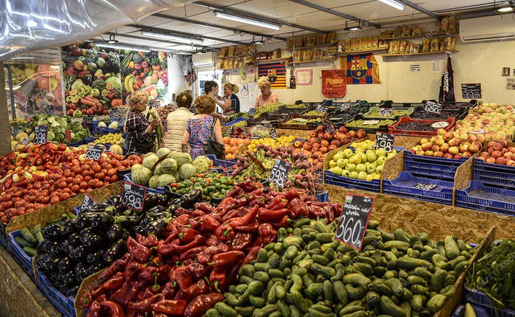 Kereskedelem - Budapest - Bosnyák téri piac