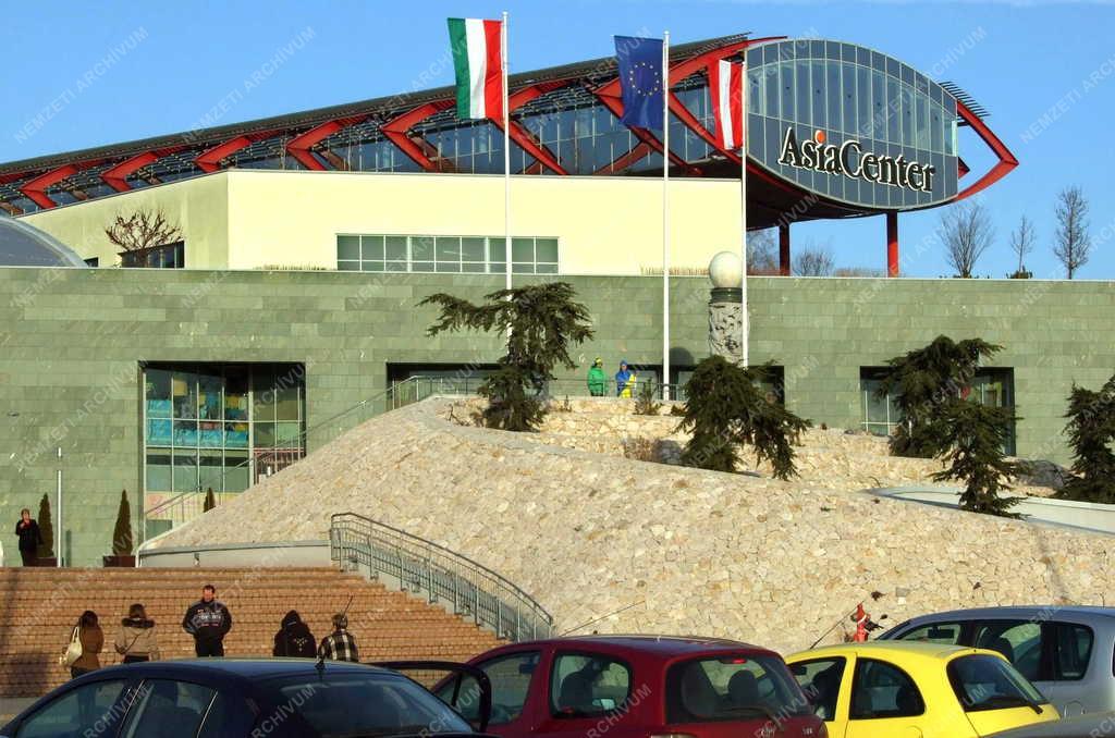 Kereskedelem - Asia Center