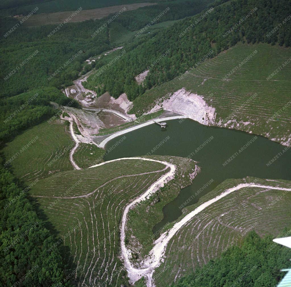 Tájkép - Víztározó Parádsasvárnál 