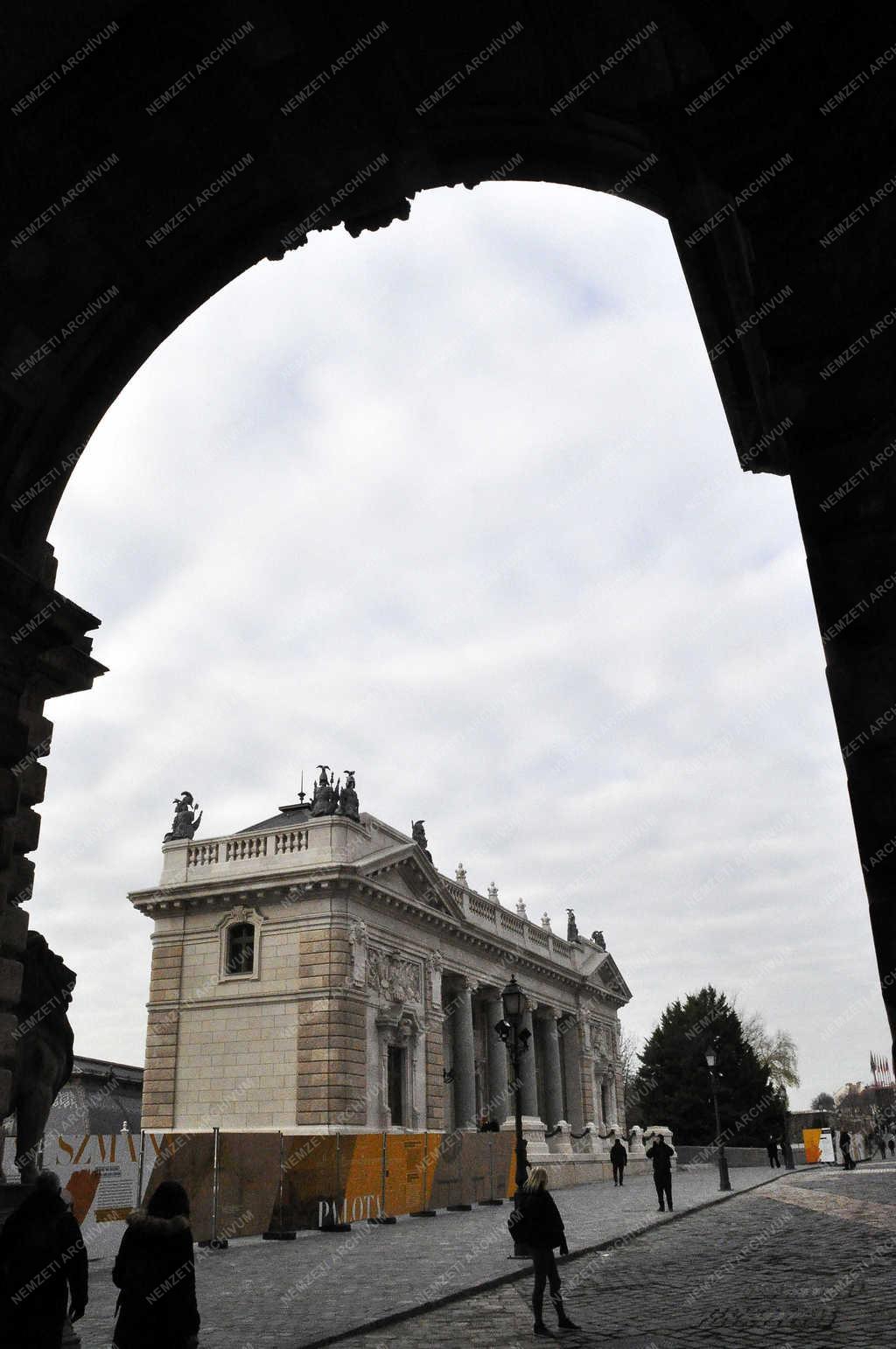 Városkép - Budapest - Elkészült a Főőrségi épület a várban