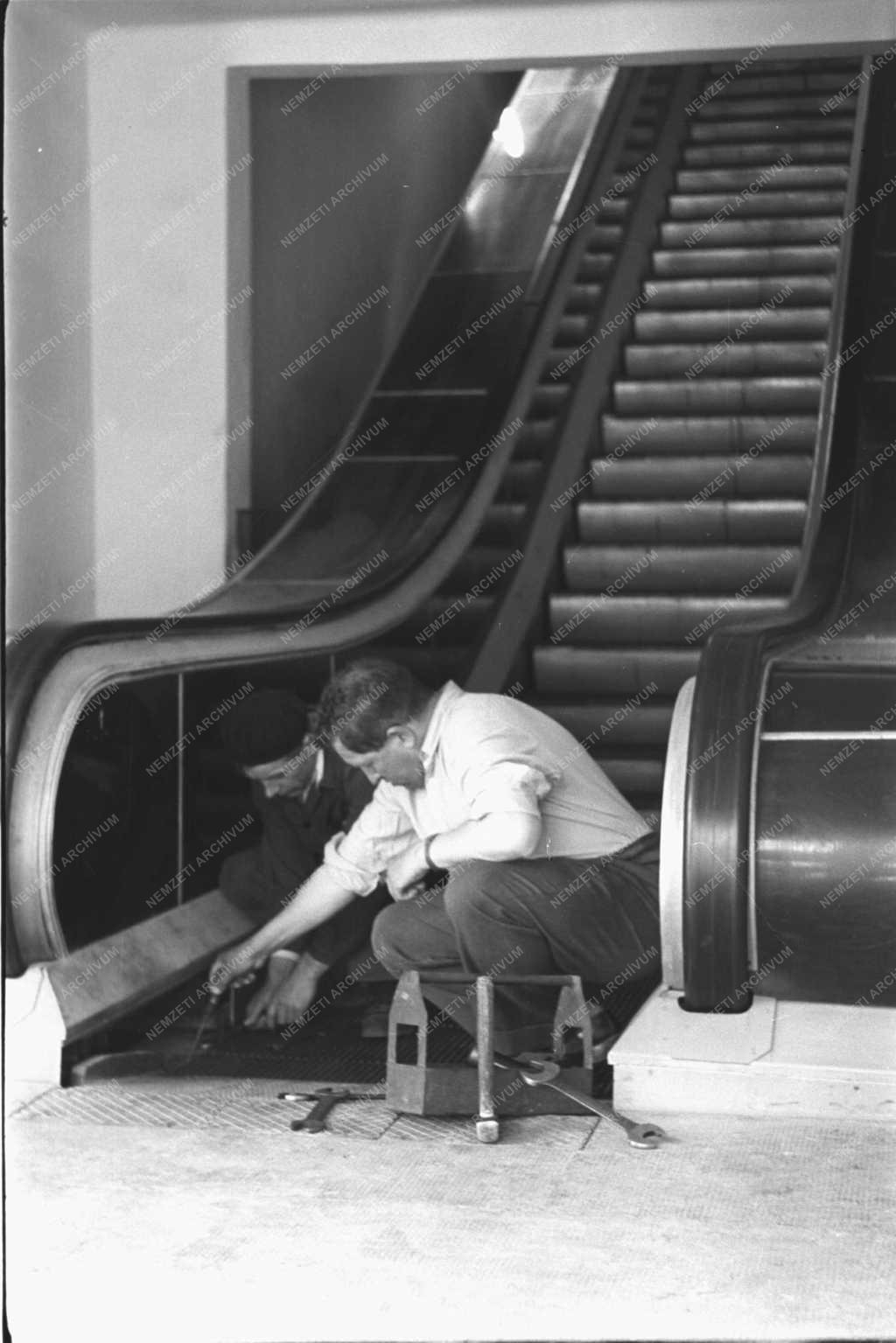 Közlekedés - A Földalatti Vasut mozgólépcsője