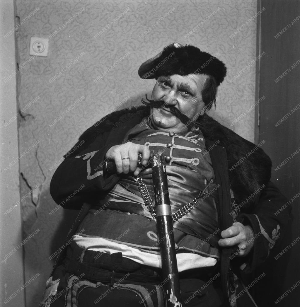 Kultúra - A Magyar Állami Operaház társulata bemutatja Johann Strauss: Cigánybáró című daljátékát a budapesti Városi Színházban