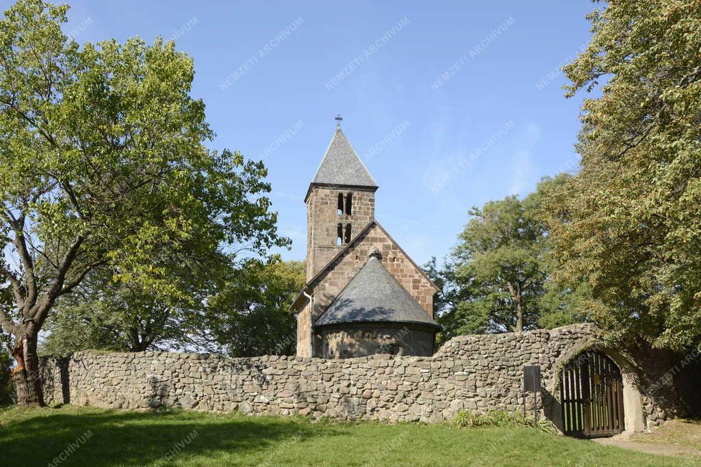 Egyházi épület - Nagybörzsöny - Szent István-templom