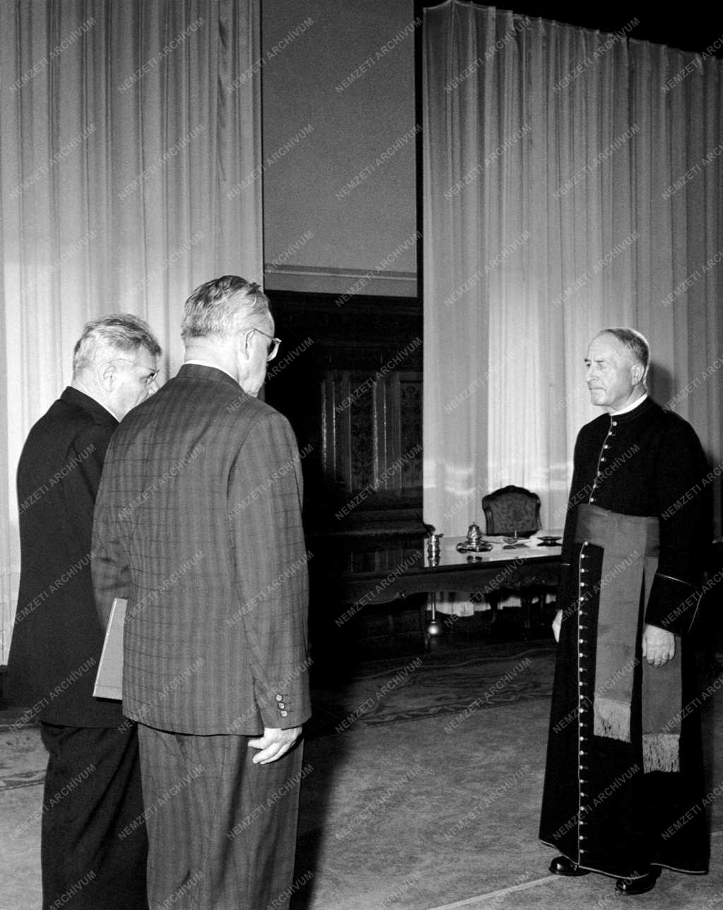 Belpolitika - Egyház - Horváth Alajos nagyprépost eskütétele