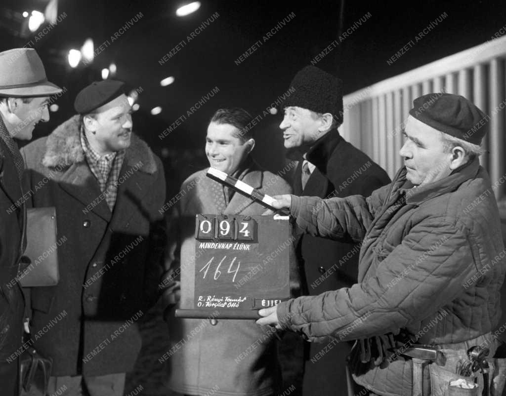 Kultúra - Filmművészet - Mindennapi életünk