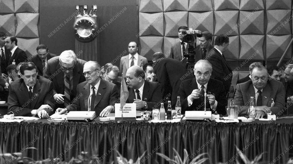 Külpolitika - A KGST XXXVI. ülészaka Budapesten