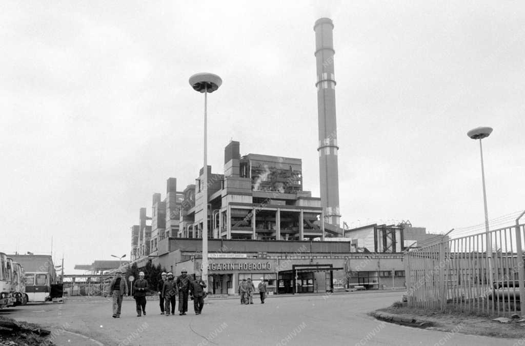 Belpolitika - Energia - Kommunista műszak a Gagarin Hőerőműben