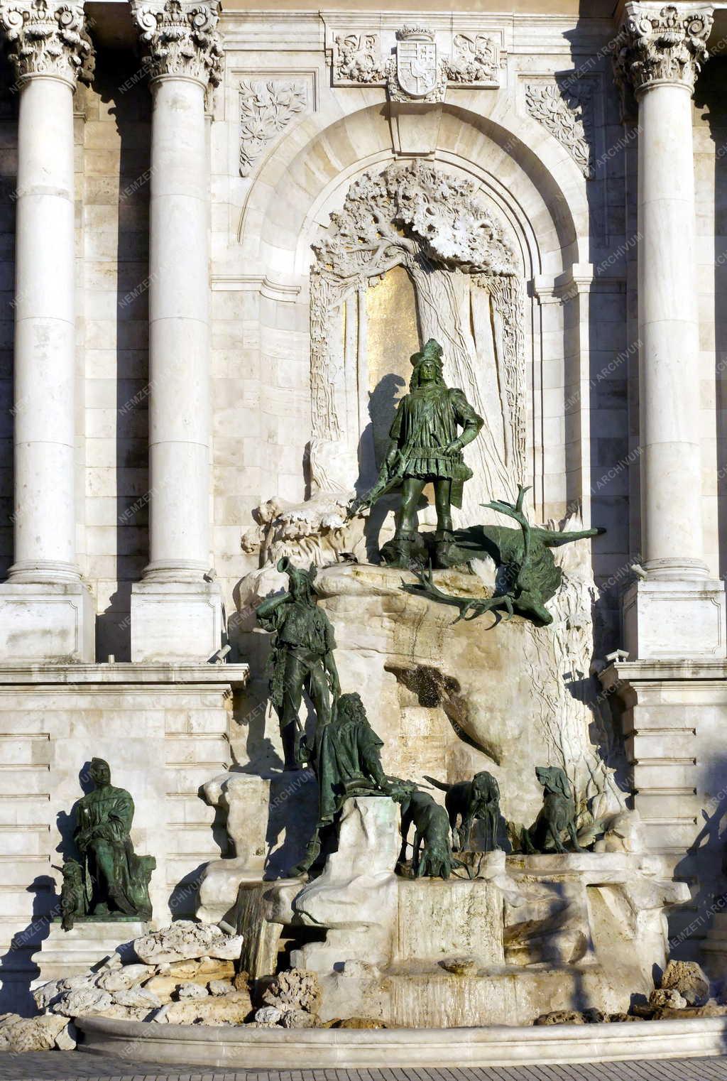 A Budavári Palota Mátyás kútja