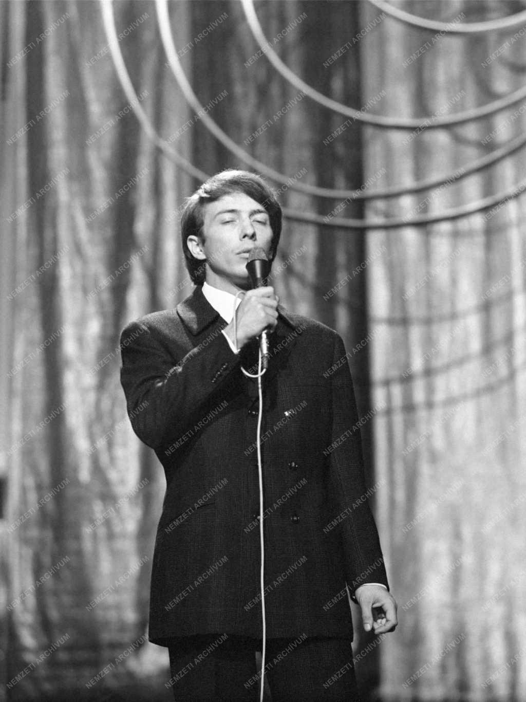 Táncdalfesztivál 1968. A Madách Színházban megkezdődtek a Táncdalfesztivál elődöntői.