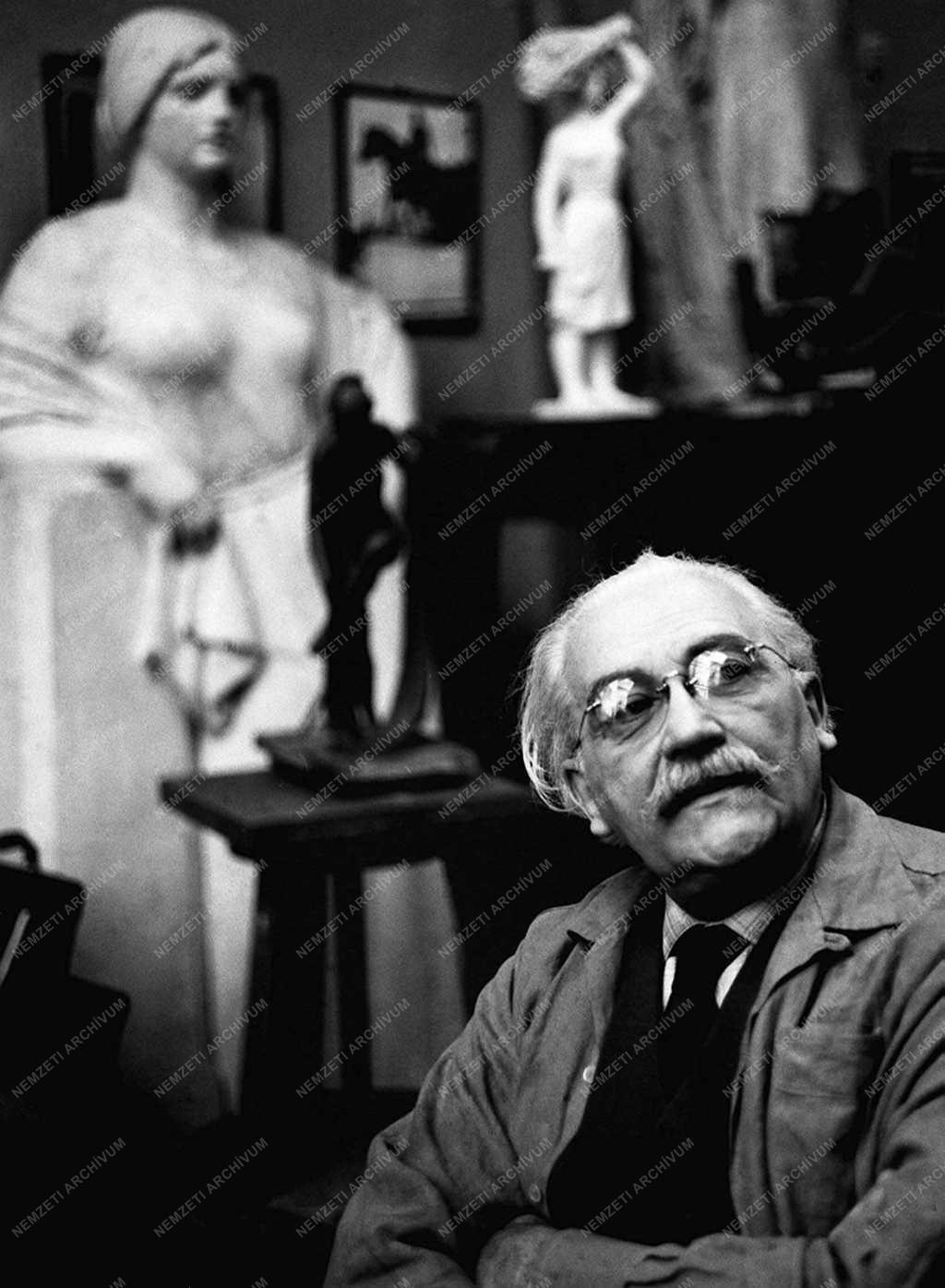 Kultúra - Pátzay Pál szobrászművész műtermében