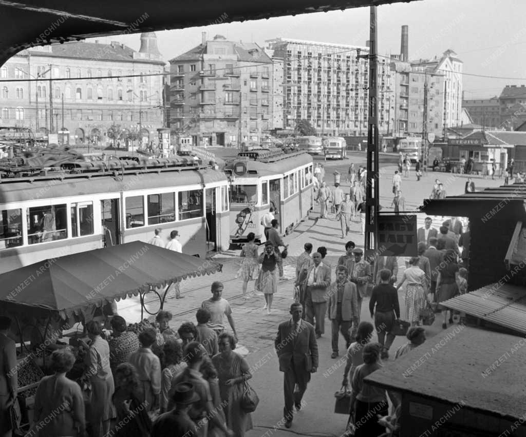 Városkép – Budapesti képek - Boráros tér