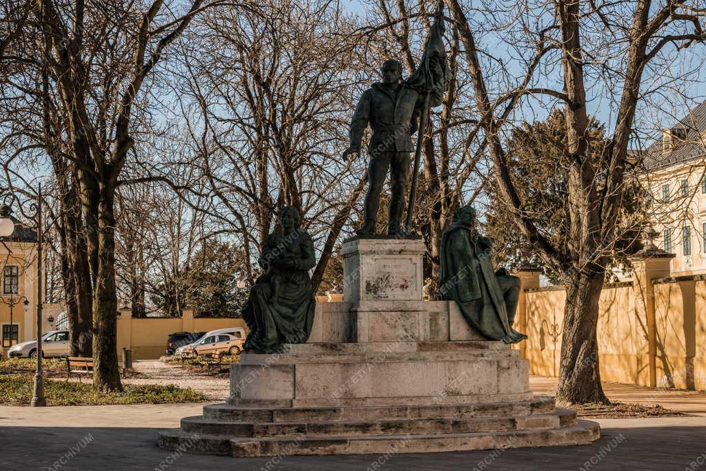 Városkép - Kalocsa - Hősi emlékmű