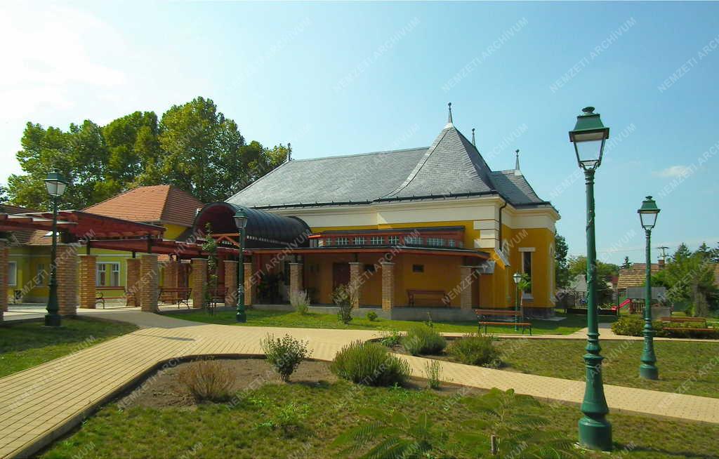 Városkép - Szob - Közpark