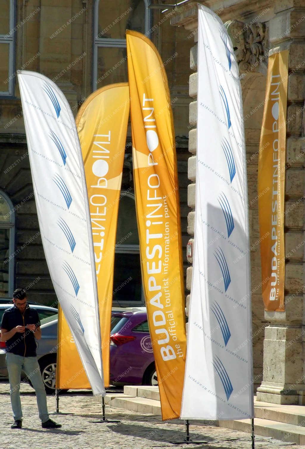 Idegenforgalom - Budapest - Tájékoztató rendszer külföldi turistáknak