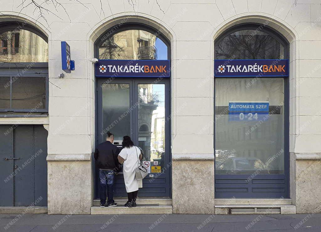 Pénzügy - Budapest - Takarékbank Zrt. fiókja