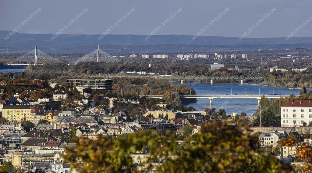 Városkép - Budapest látképe a Sas-hegyről