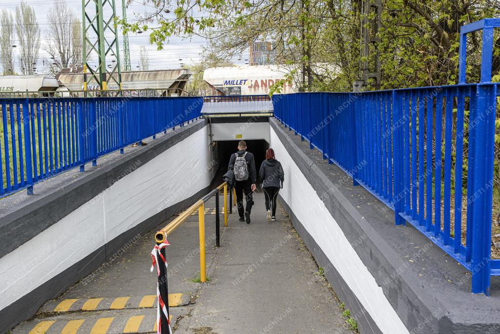 Közlekedés - Felújították a MÁV Gyáli úti gyalogos aluljáróját