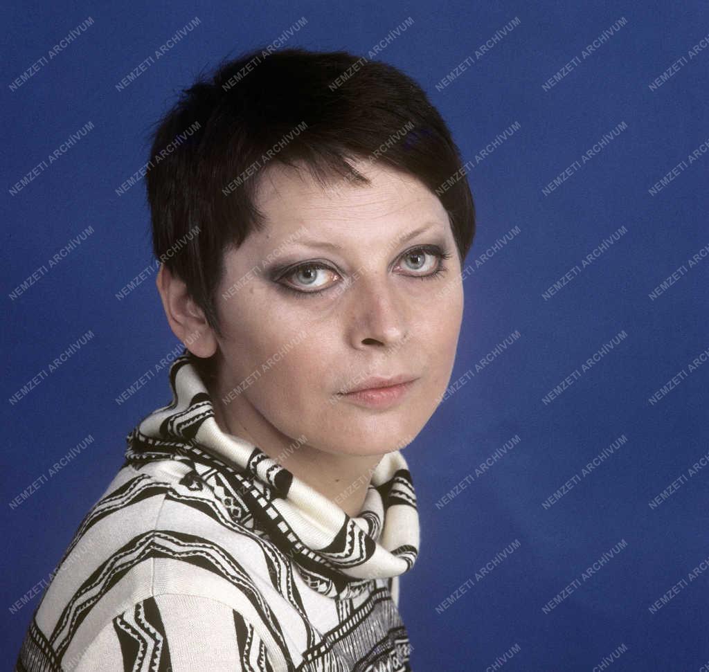 Kultúra - Ronyecz Mária színésznő