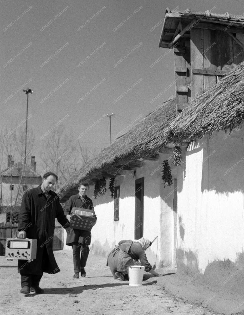 Szolgáltatás - Falusi helyszíni televízió- és rádió javítás