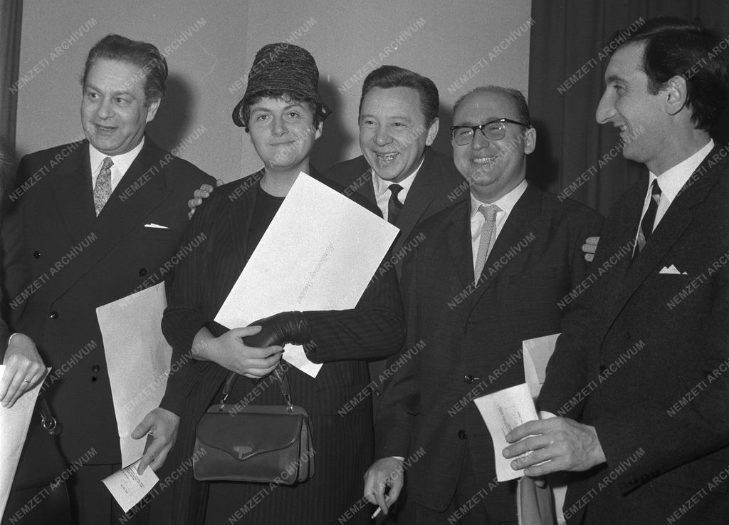 Kitüntetés - 1965. évi művészeti díjak átadása