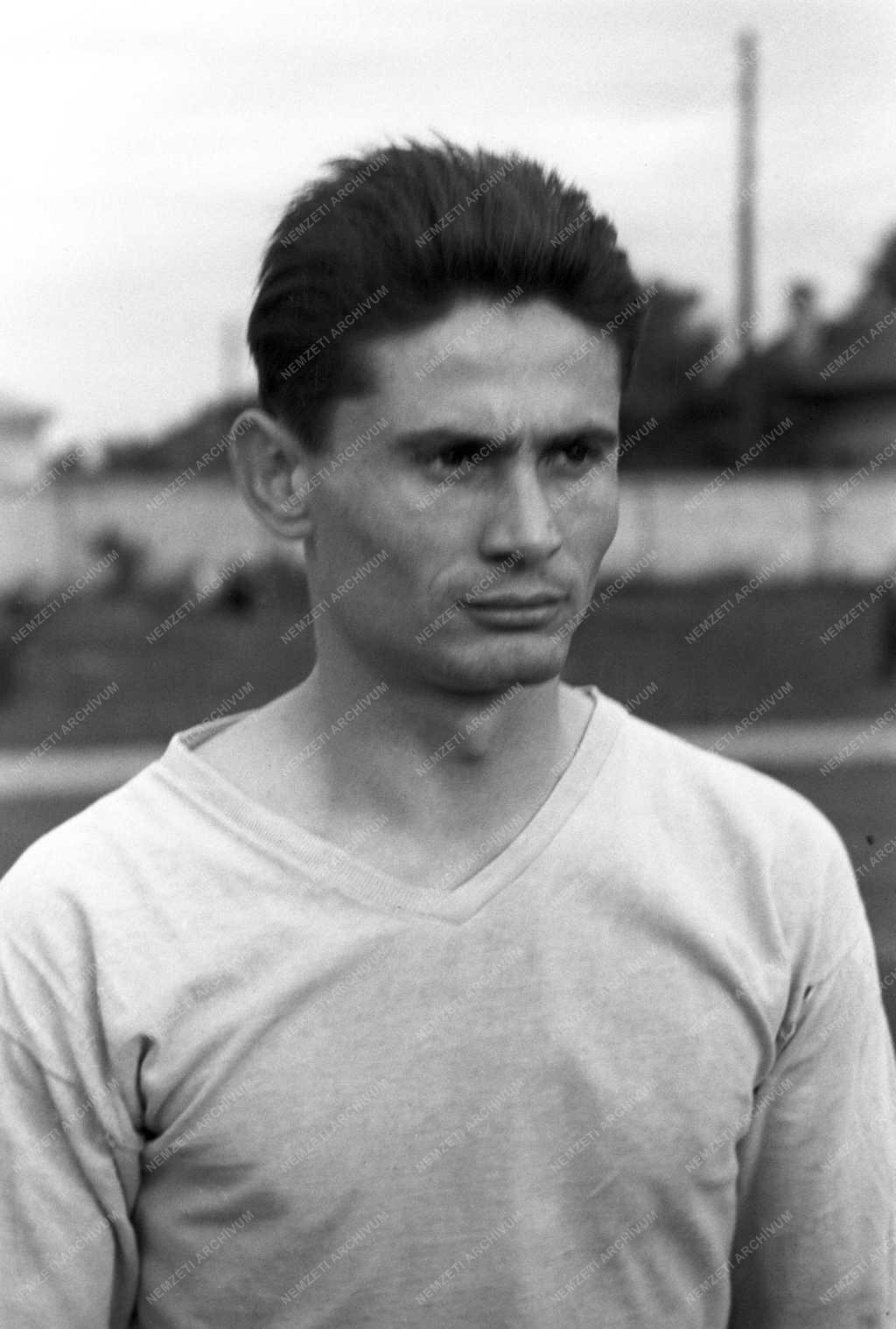 Személy - Gulyás Géza