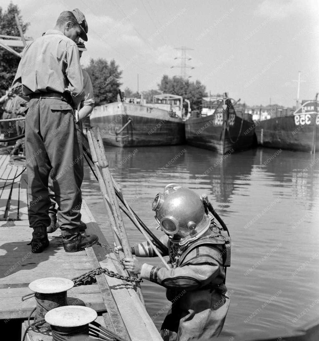 Fegyveres erők - A Magyar Néphadsereg nehézbúvár kiképzése