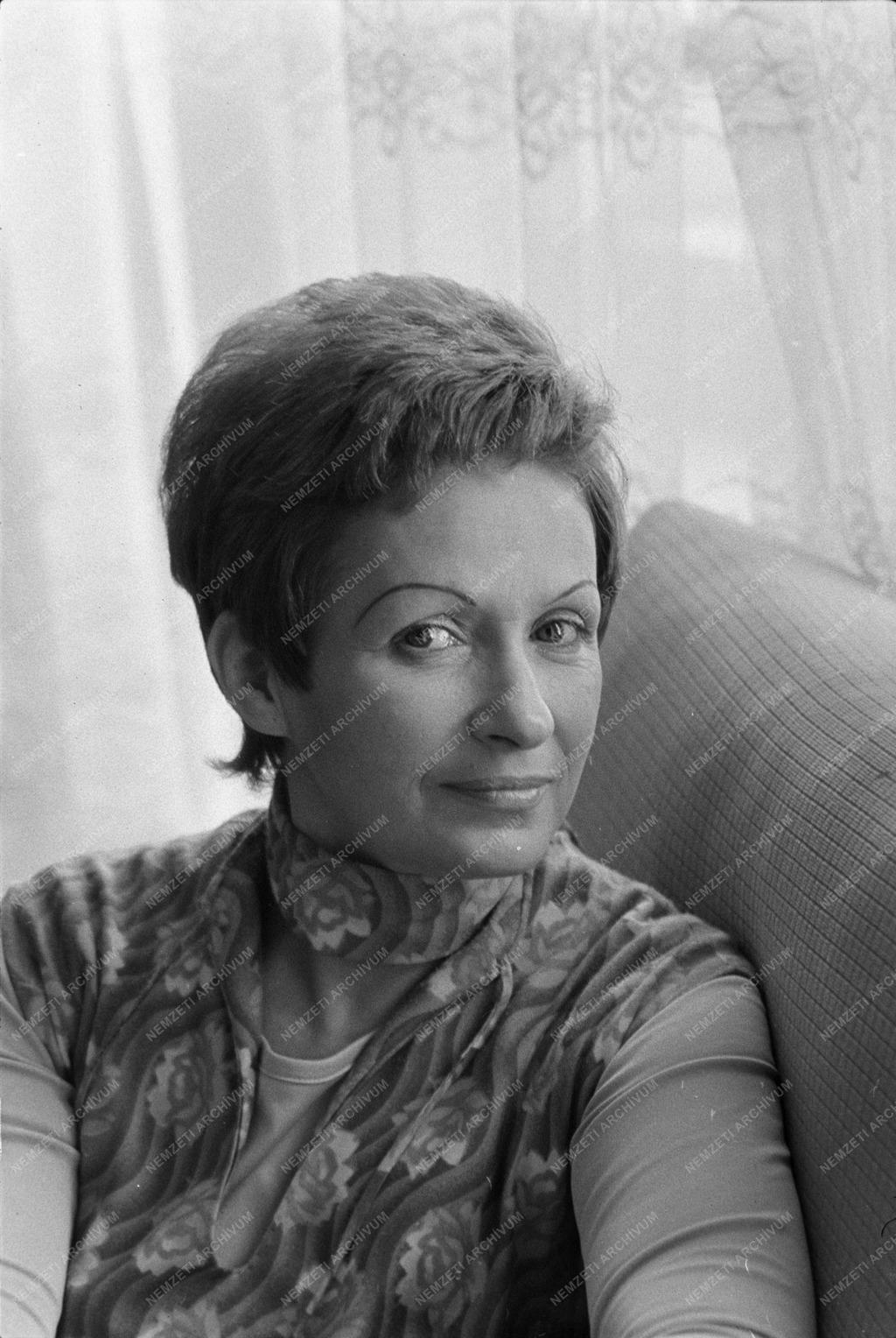 Kultúra - Zsolnai Hédi énekesnő