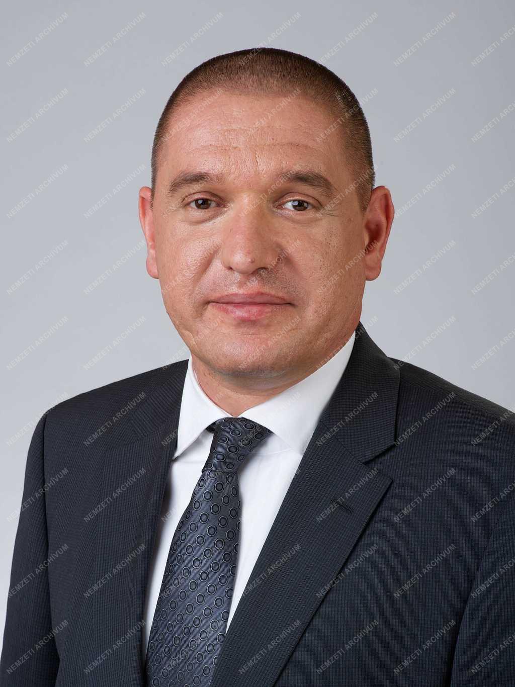 Új kormány - Államtitkárok - Vidoven Árpád