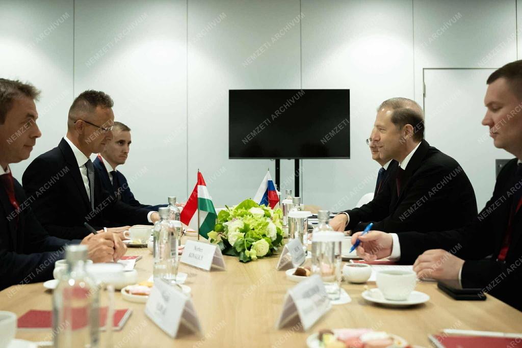 Szijjártó Péter Szentpéterváron