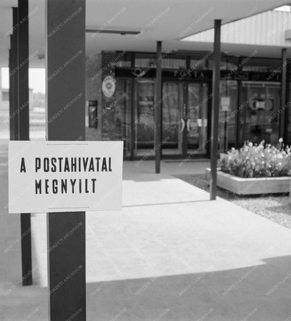 Szolgáltatás - Új postahivatal a budapesti lágymányosi lakótelepen