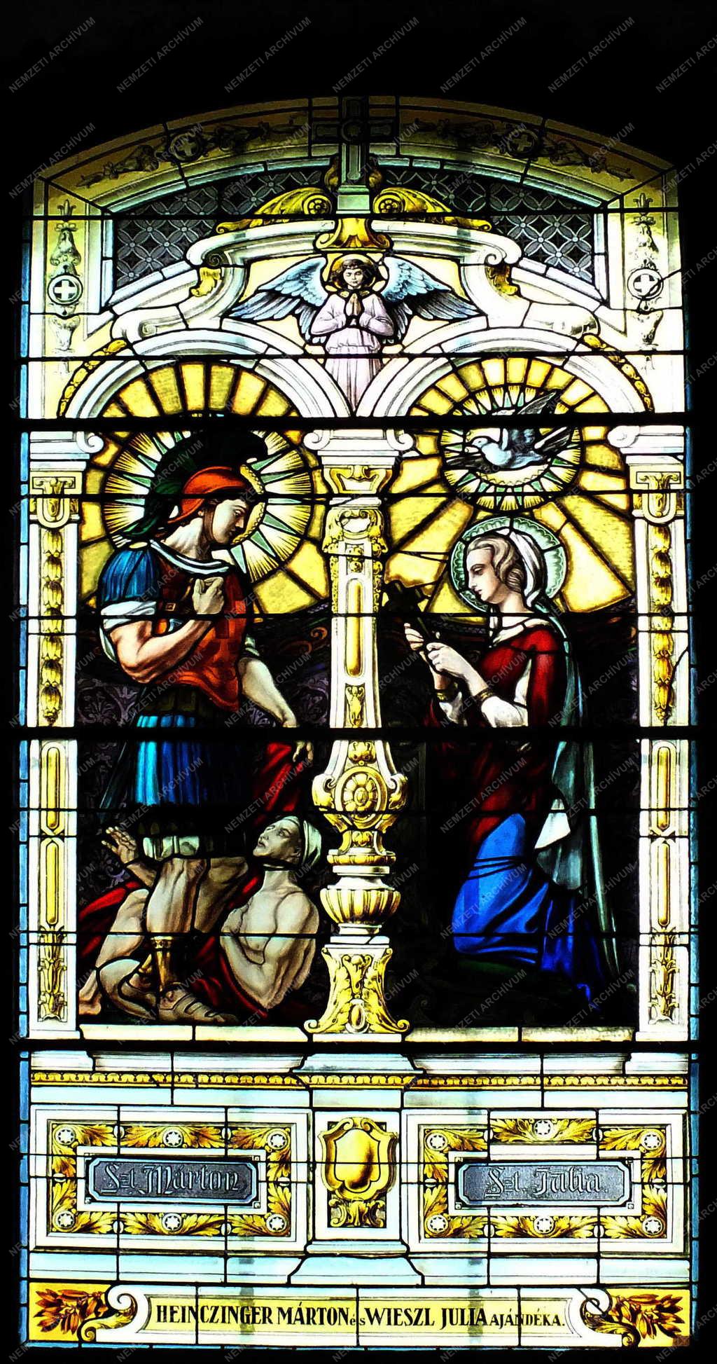 Egyházi épület - Nagymaros - A római katolikus templom ablaka