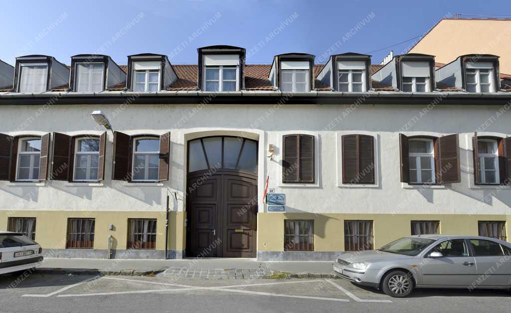 Épület - Budapest - Az Isteni Szeretet Leányai Tartományi Kongregációja