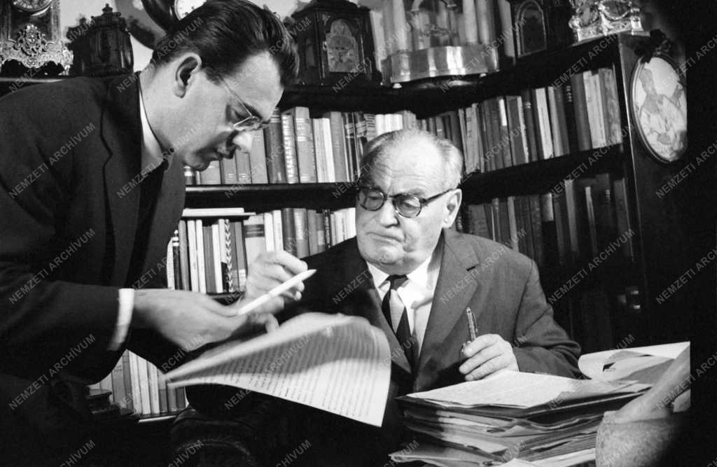 Érdekesség - Történelem - Egykori nyilas párttag az NSZK diplomatája