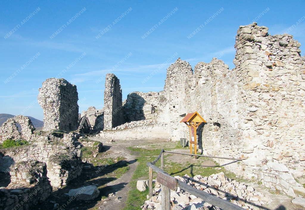 Regéc - A Regéci vár romjai