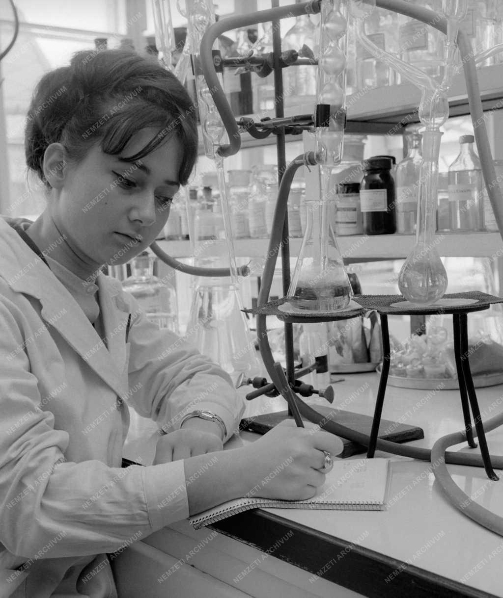 Mezőgazdaság - Phylaxia Állami Oltóanyagtermelő Intézet