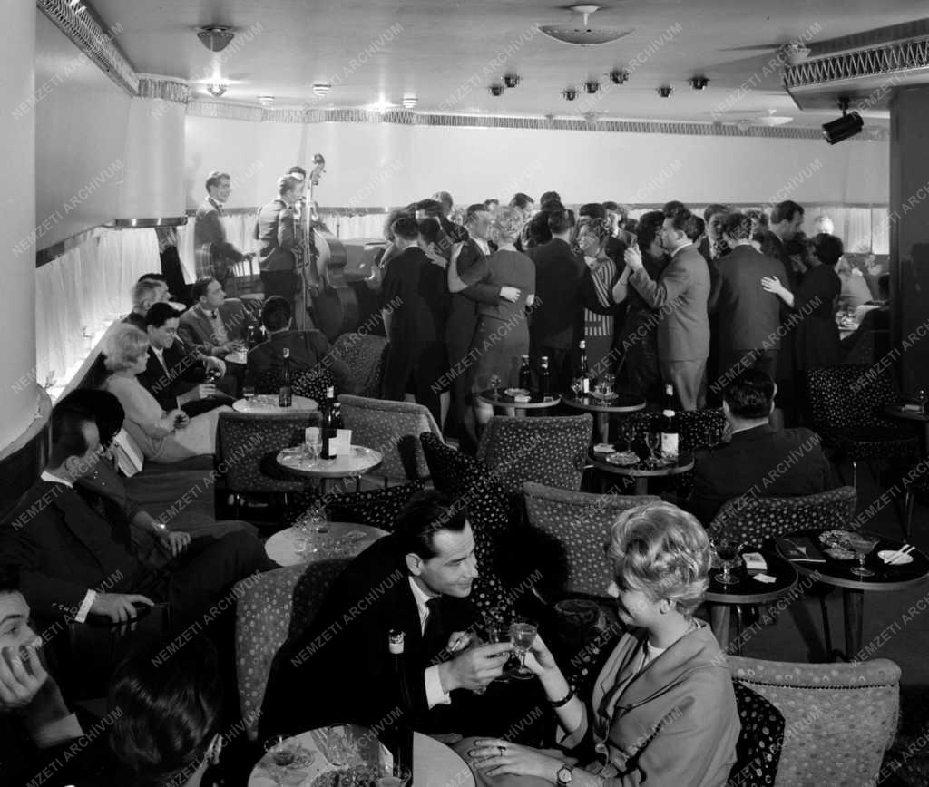 Belkereskedelem - Vendéglátóipar - Berlin étterem