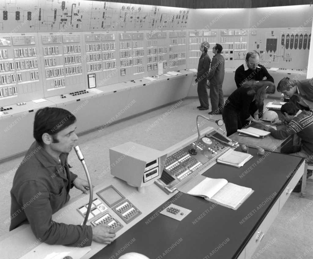 Vegyipar - Leninvárosi polipropilén gyár