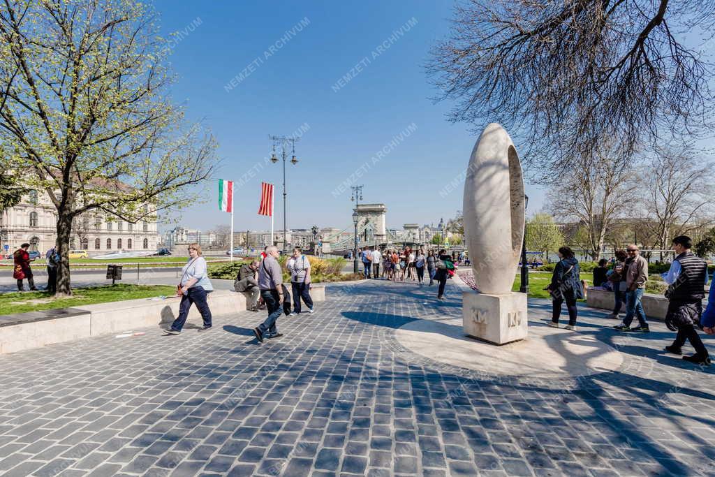 Városkép - Budapest - Clark Ádám tér