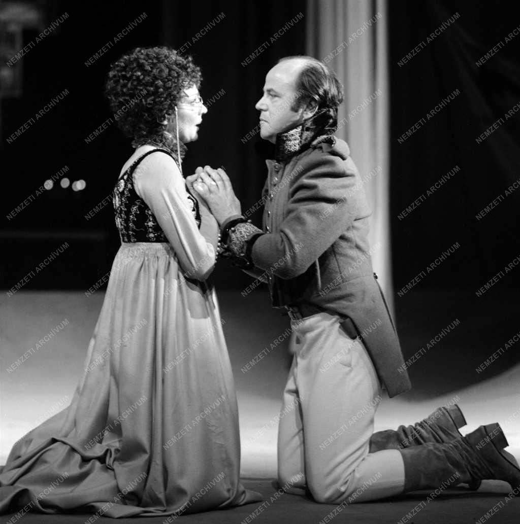 Kultúra - Színház - Shakespeare: Sok hűhó semmiért