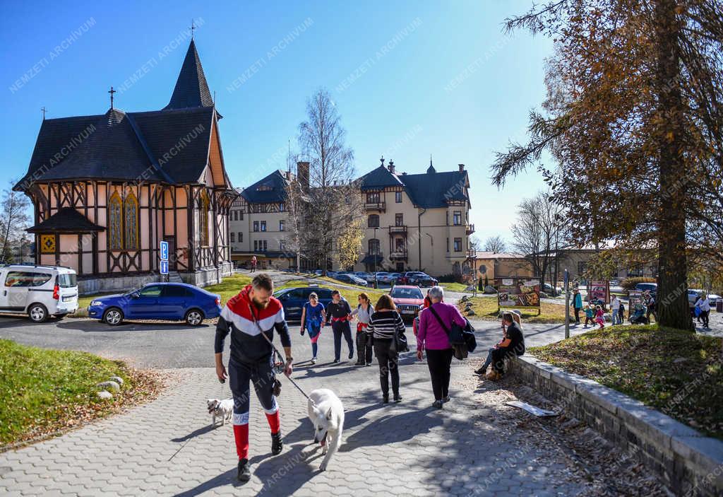 Turizmus - Tátralomnic - Utcarészlet