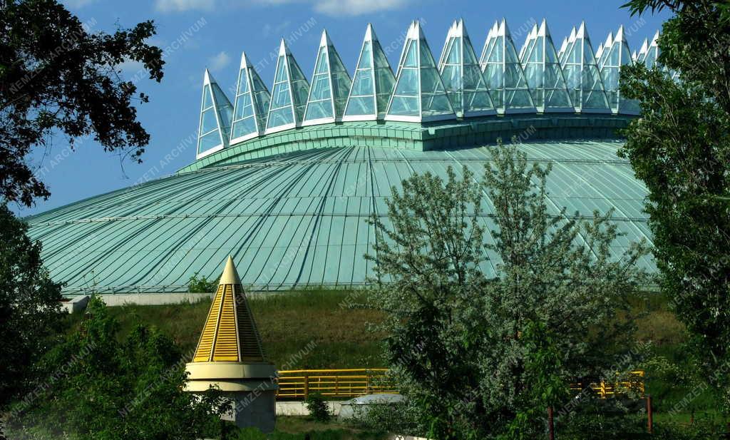 Városkép - Sportlétesítmény - A Tüskecsarnok