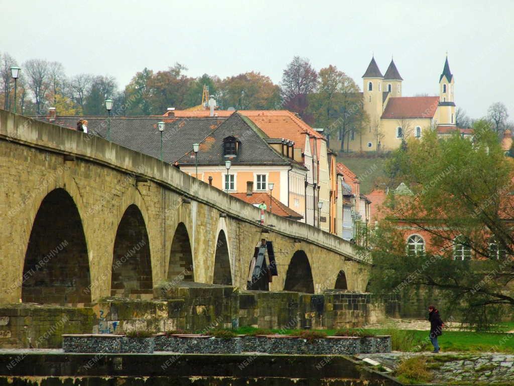 Németország - Regensburg - A Duna középkori kőhídja