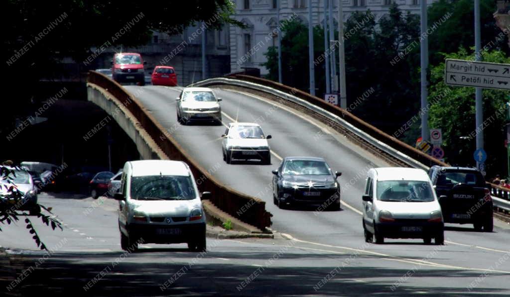 Közlekedés - A Nyugati téri felüljáró