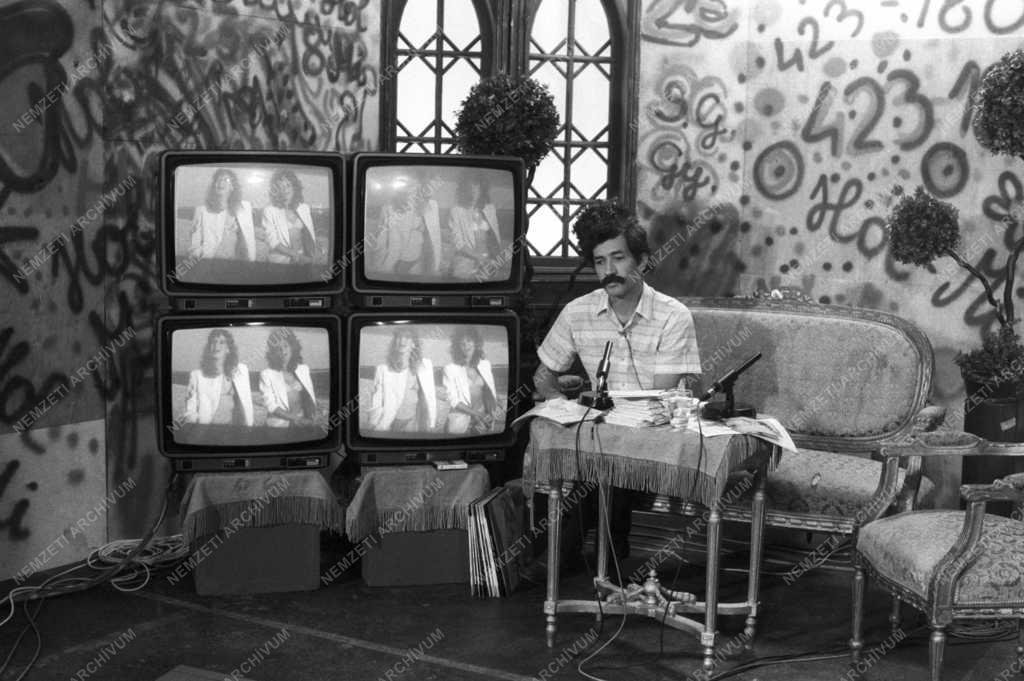 Televízió - A Hol-Mi? című tv-műsor forgatása