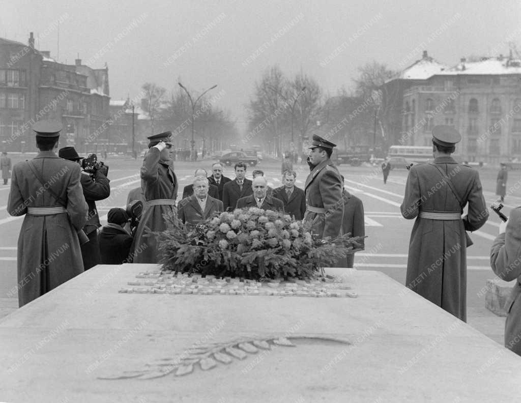Külkapcsolat - Bolgár párt- és kormányküldöttség Magyarországon