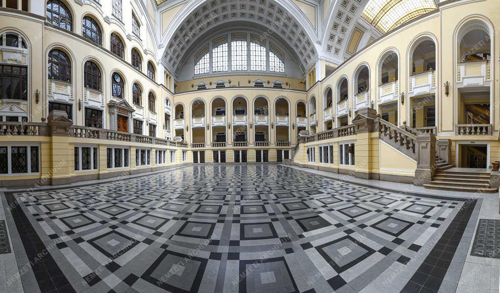 Felsőoktatás - Debrecen - 20 éves a Debreceni Egyetem
