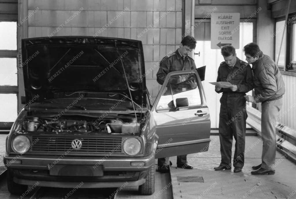 Vám - Új szabály a nyugati gépkocsik vámvizsgálatánál